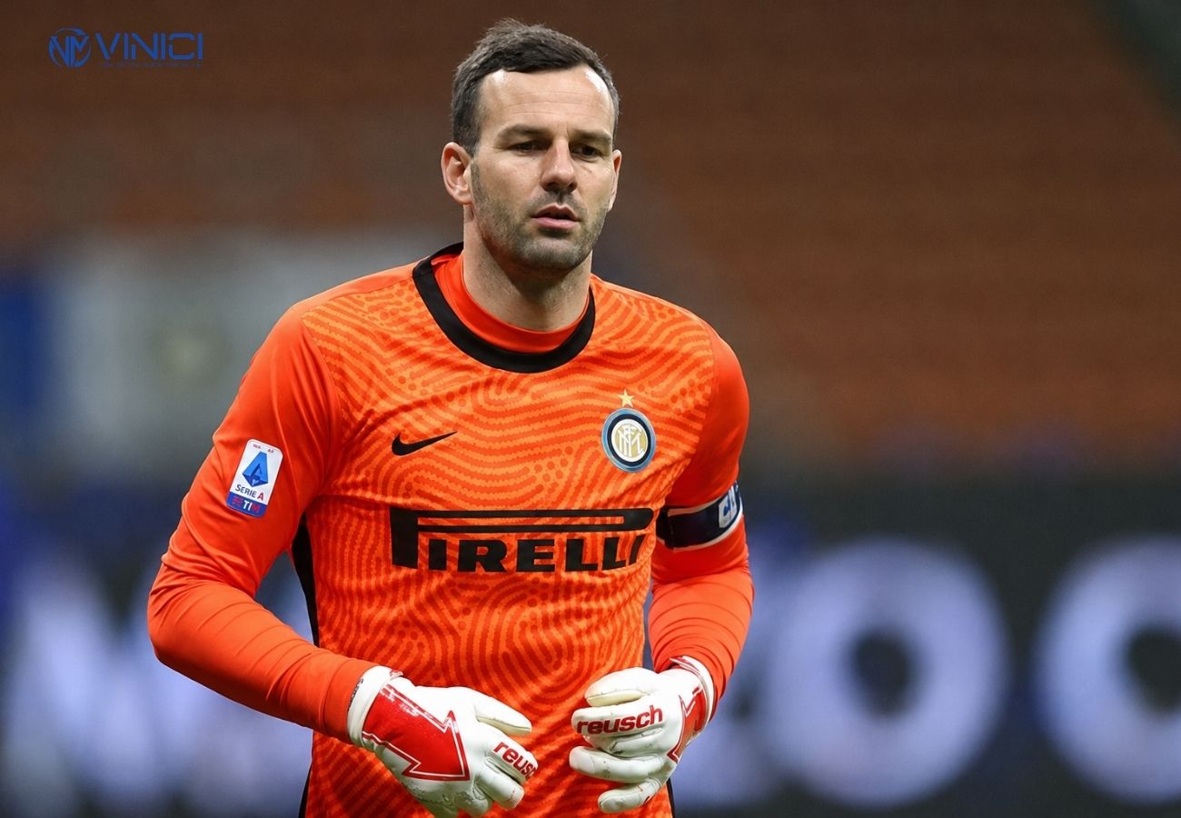Mẫu áo thủ môn Inter Milan mùa 2020–2021