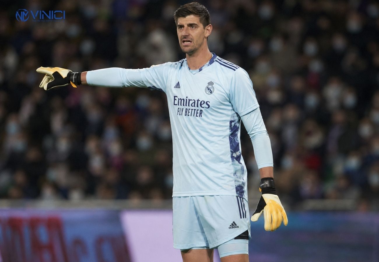 Mẫu áo thủ môn Real Madrid mùa 2020–2021