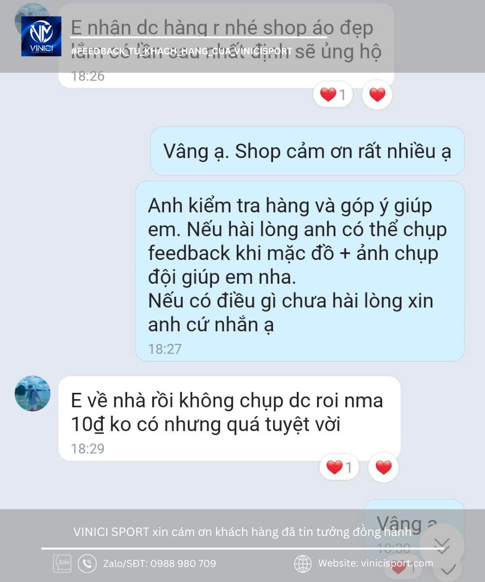 Tin nhắn khách hàng khen áo đẹp và chất lượng